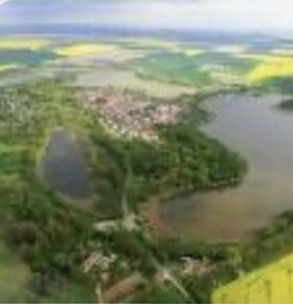 Penkun: Mini-Stadt der 7 Seen in MV.
Feld, Wasser, Wald, Wiesen, Felder.